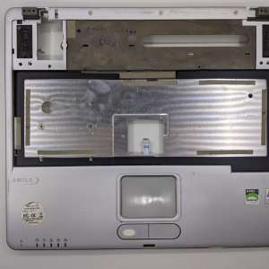 Fujitsu-Siemens Amilo K7610W felső fedél touchpaddal 1